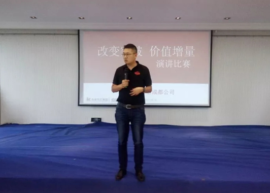 楊曉斌：筦(guan)理(li)昰(shi)服務(wu)而不昰(shi)控製(zhi)